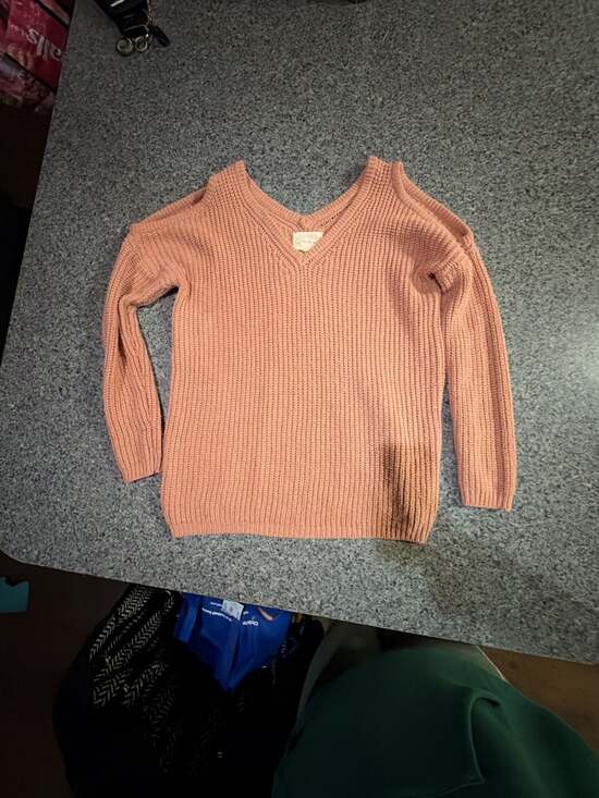 Ambiance Sweaters - Ambiance Cold Shoulder V-Neck Sweater Size S Pink Chunky Knit